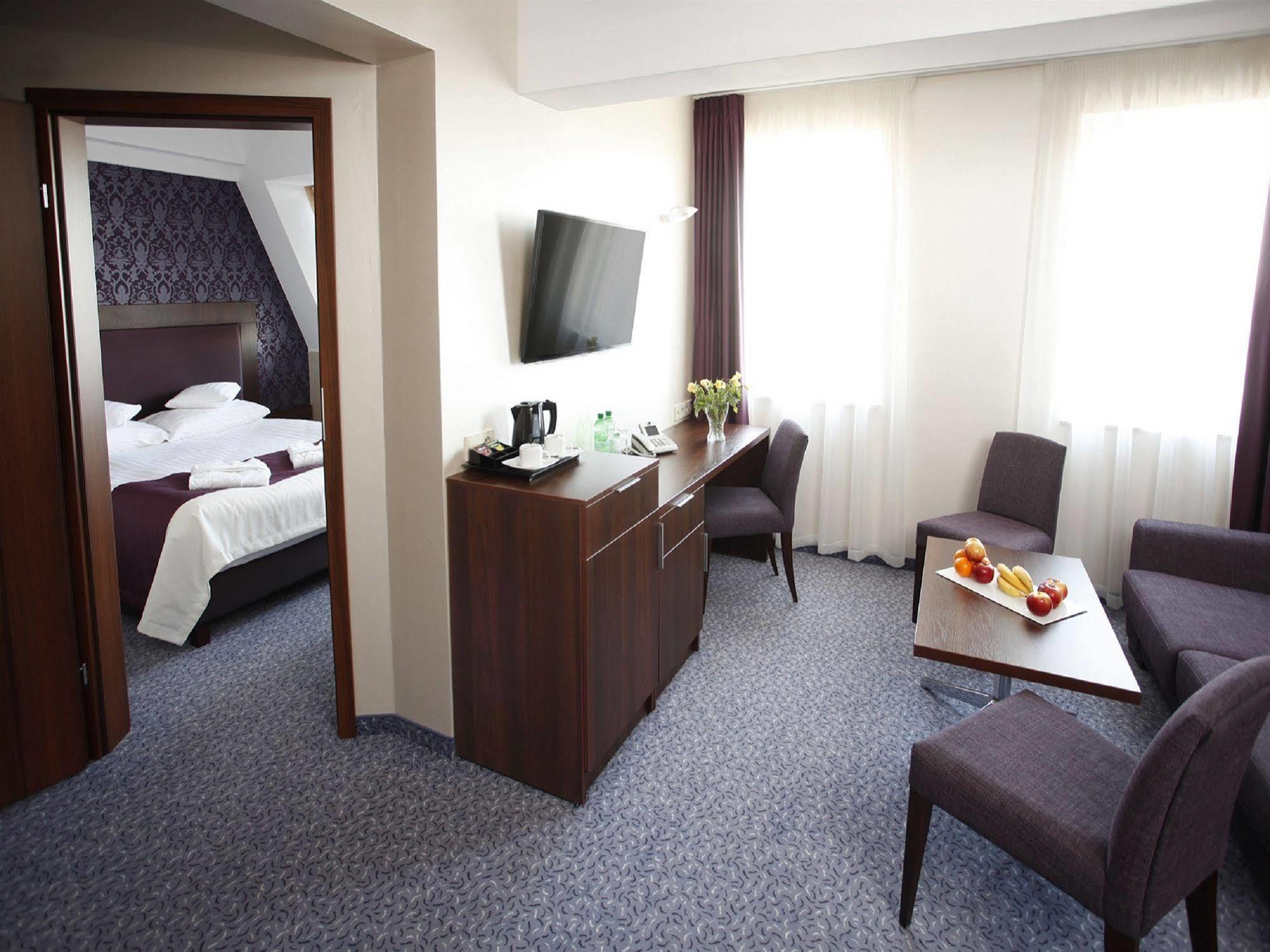 Hotel Zamek Centrum Щецин Экстерьер фото